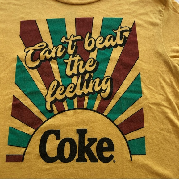 Coca-Cola Women’s Size L Yellow Cropped T-Shirt Short Sleeves Can’t Beat Feeling - Picture 13 of 16